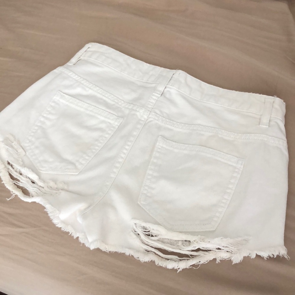 Distressed white denim shorts - Picture 5 of 5